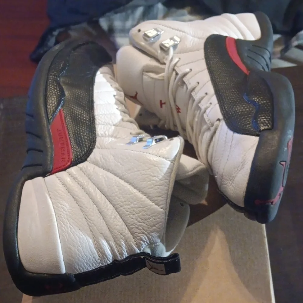 Jordan 12 Retro Taxi Flip Sneakers Mens SZ 9.5 Womens SZ 11 EUC - Picture 7 of 9